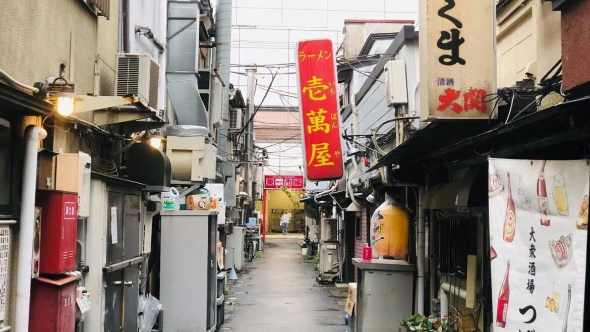 早朝の国分町　仙台　am 5:50　Morning in Kokubuncho, Sendai, Miyagi Prefecture