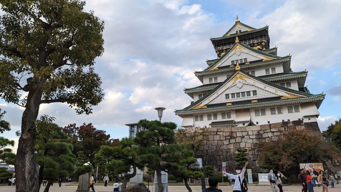 Osaka Japan - Osaka Castle // 4K HDR