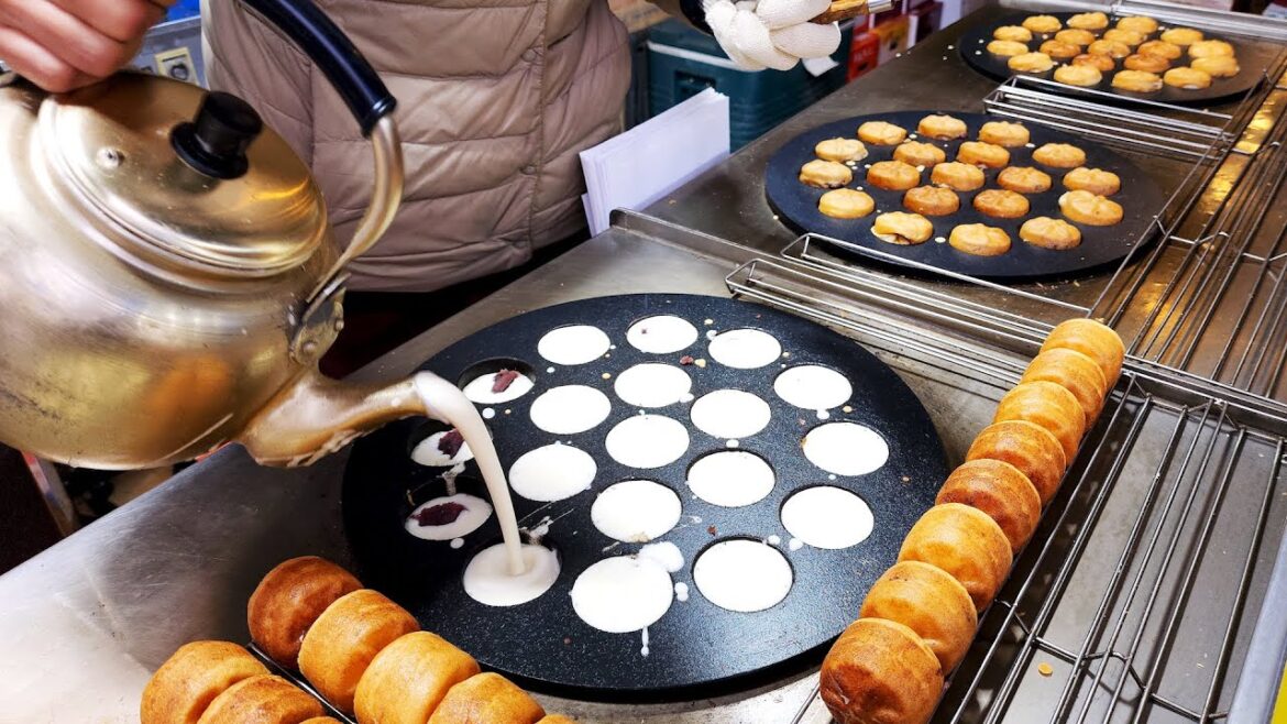 한 번에 100개씩 구워 하루 수천개씩 팔리는 겉바속촉 국화빵, Amazing skills of making chrysanthemum bread, Korean street food 한 번에 100개씩 구워 하루 수천개씩 팔리는 겉바속촉 국화빵, Amazing skills of making chrysanthemum bread, Korean street food