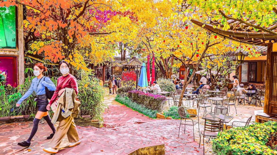 [4K HDR] 익선동 인사동 - 익선동 한옥거리 유명 맛집 거리 | 인사동 주말 풍경 걷기 | Seoul Walk, Trip Korea