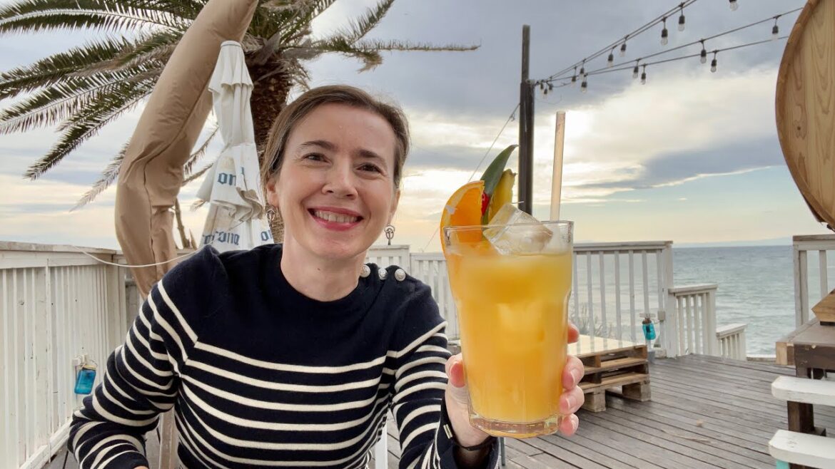 Ocean Side Lunch | Surfers in Zushi, Japan