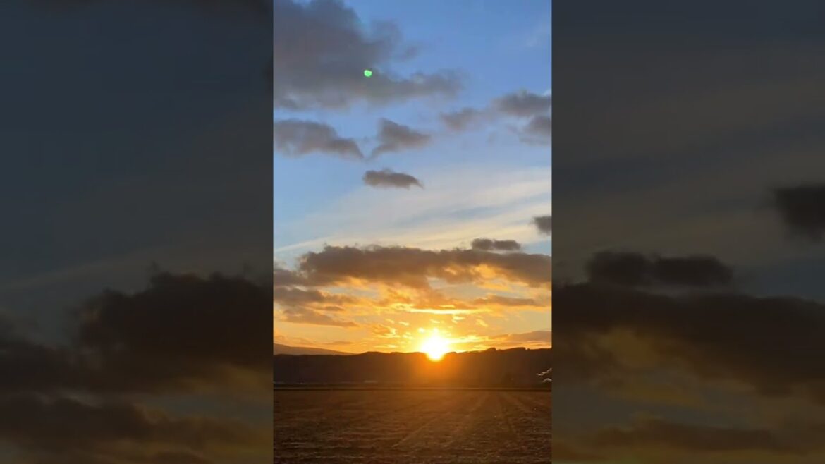 富良野岳の朝陽 / Sunrise in Hokkaido 富良野岳の朝陽 / Sunrise in Hokkaido