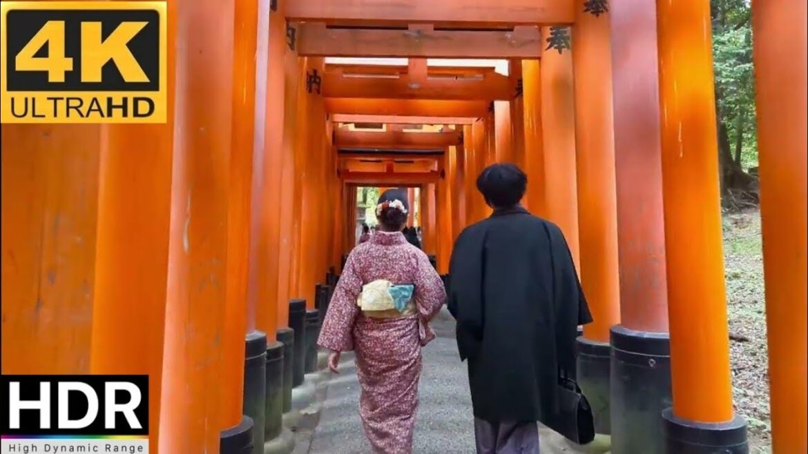 Kyoto Japan - Walking Fushimi Inari At Dusk // 4K HDR