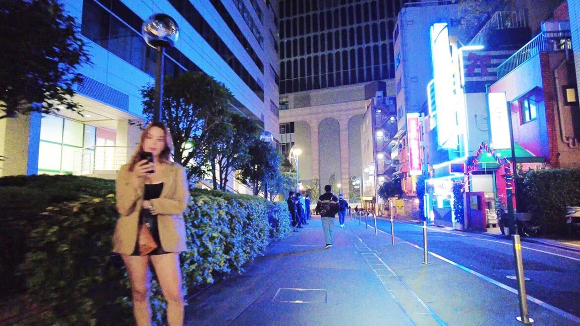 [4K] KABUKICHO Street Girls, Night Bicycle Tour, Tokyo Japan, 歌舞伎町, 自転車