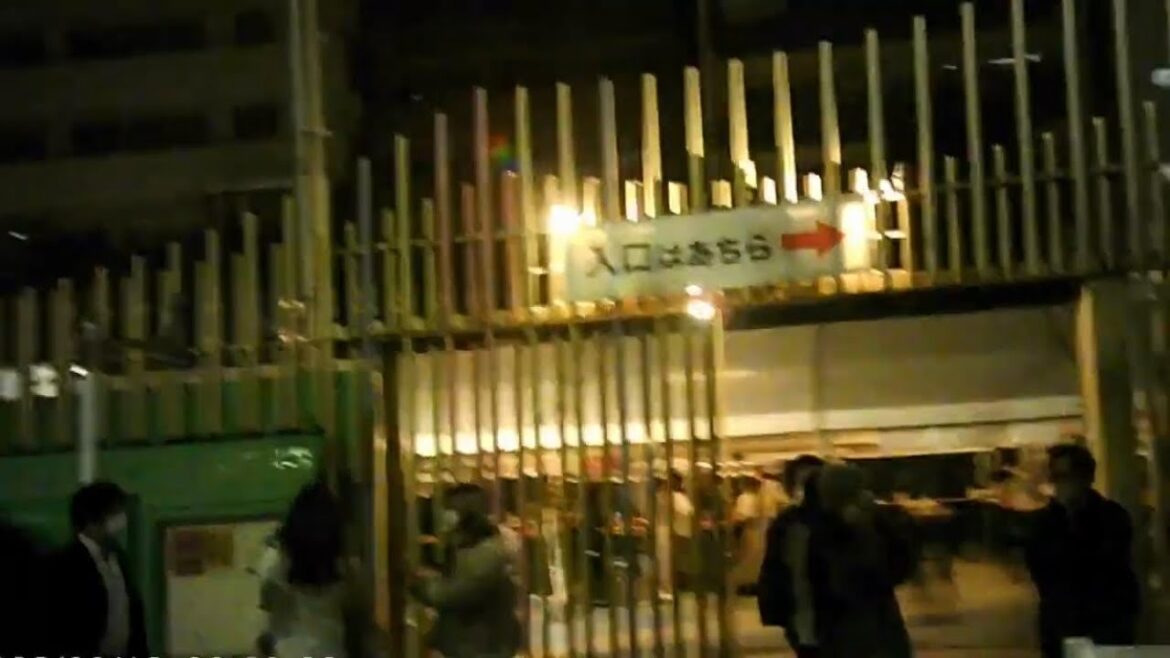 【月曜から大久保公園】新宿ハイジア前から大久保公園の様子2022年11月14日19時