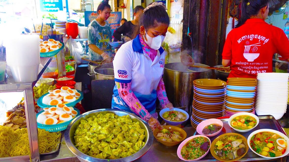 Full of Customers Everyday! Famous 32 Year-Old KHMER BEEF STEW (Khor Ko) WONTON SOUP & TOM YUM SOUP