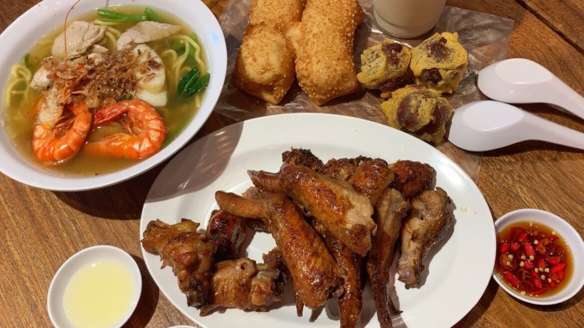 Must-Try BBQ Chicken Wings, Prawn Noodles and Unique Local Food in Singapore Must-Try BBQ Chicken Wings, Prawn Noodles and Unique Local Food in Singapore