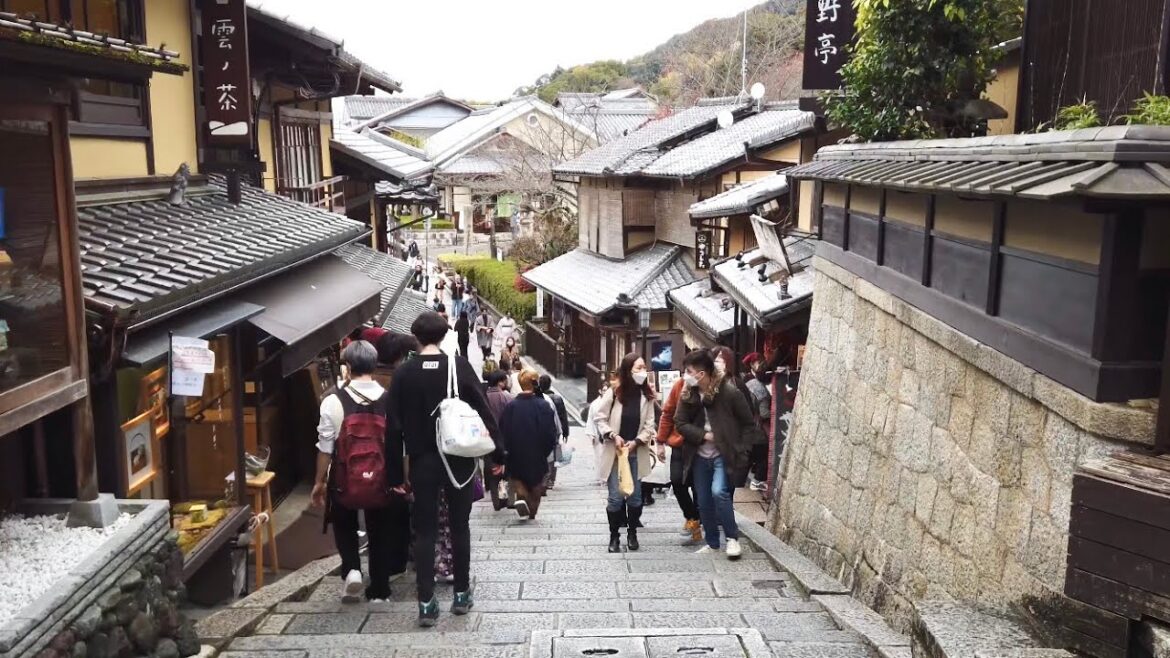 22年11月20日 賑わう秋の京都を歩く 清水寺,三年坂,八坂の塔,八坂庚申堂,ねねの道,八坂神社,祇園 Walk around Kyoto city,Japan vlog