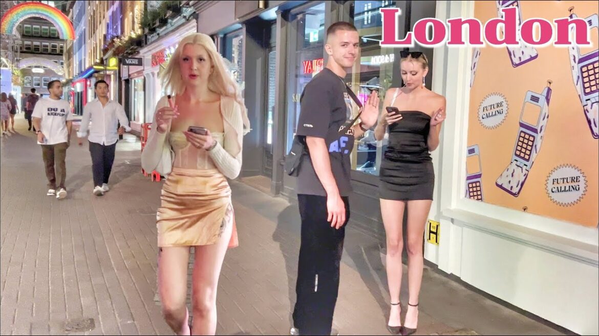 London Walk at Midnight. London Nightlife. London Soho, Oxford Street. 4K HDR