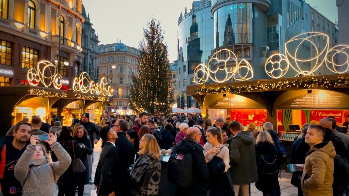 Vienna Walk Christmas Market St. Stephens Square, 2022 (Stephansplatz) | 4K HDR