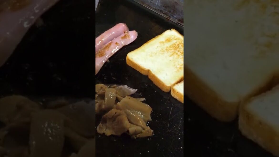 Japanese Street Food - Teppanyaki sausage burger making...#shorts #streetfood