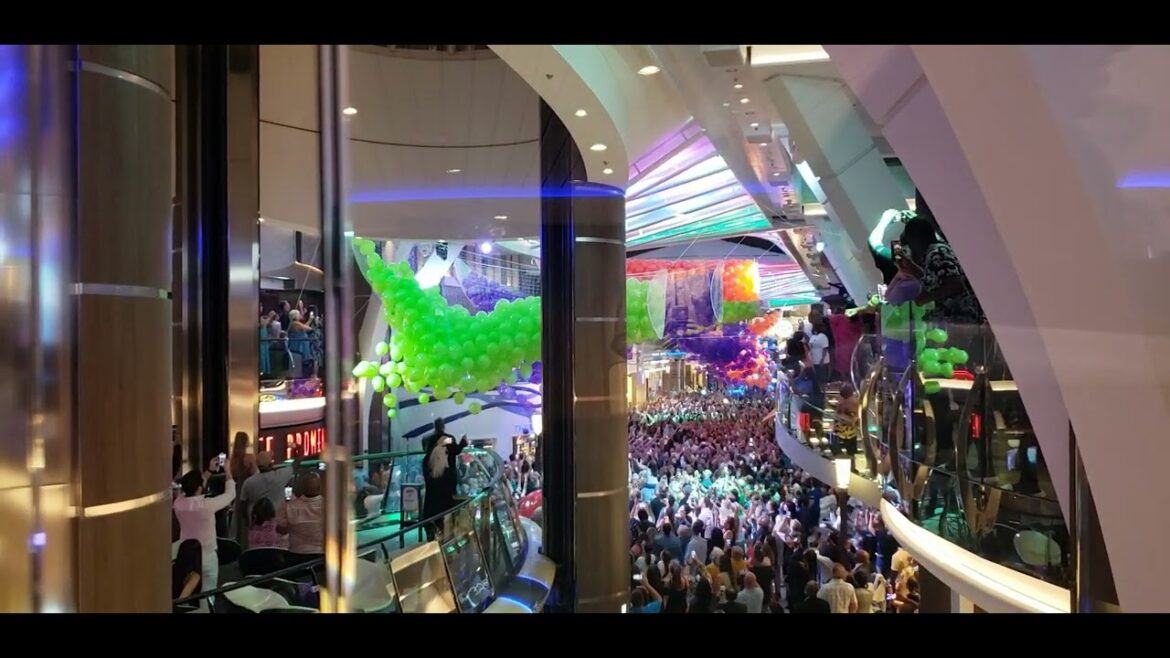 Symphony of the Seas Icon of the Seas Balloon Drop October 2022