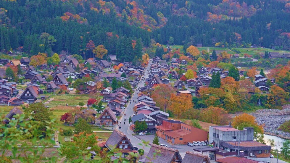 Autumn in Shirakawa-go|This village is one of Japan's Most Beautiful Villages. Autumn in Shirakawa-go|This village is one of Japan's Most Beautiful Villages.