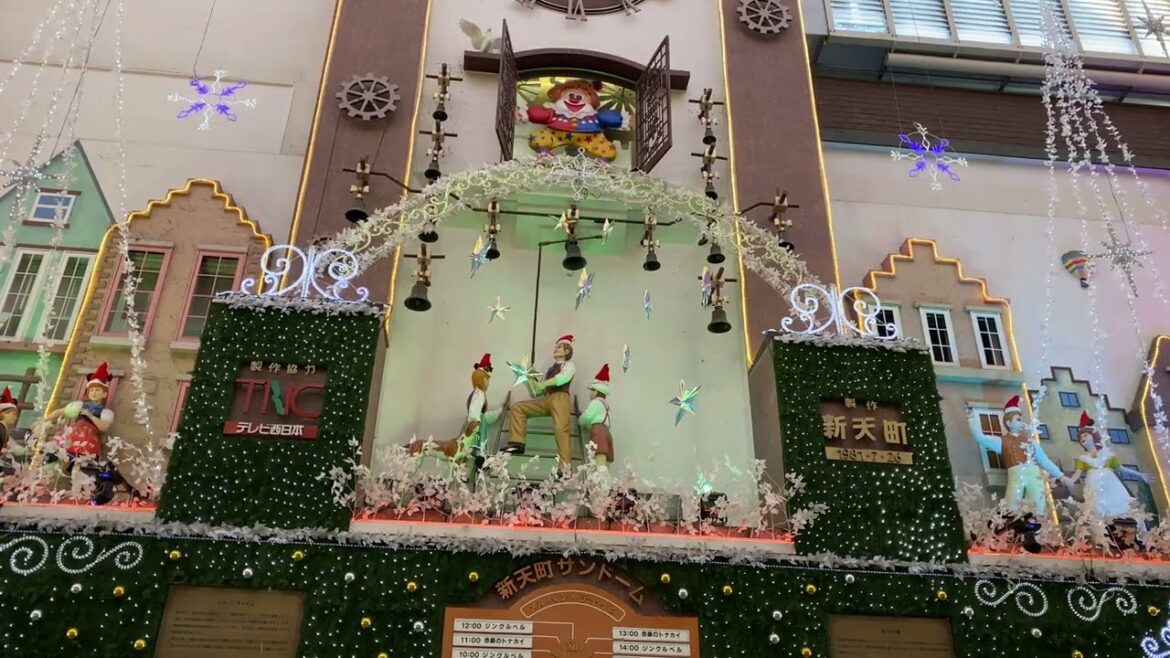Japan's Largest Marionette Clock Fukuoka