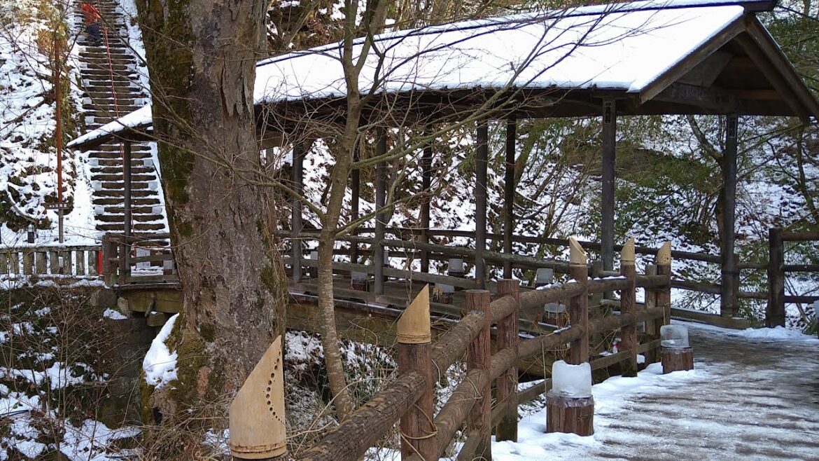 【鹿教湯温泉】 Kakeyu Onsen  Winter - Ueda Nagano・Japan 4K Walk