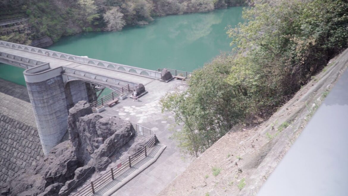 Japan - Best Sakura spot on Miyagase Dam (花見　宮ヶ瀬ダム) Сакура на дамбе Миягасэ 4K