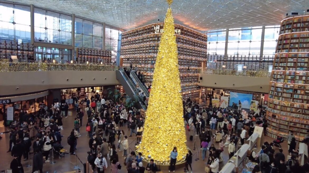 [4K]🎄 Coex Mall Walk 😎 👍/ 스타필드 코엑스몰 별마당도서관 - Seoul - Korea 🇰🇷 #크리스마스트리 #코엑스몰 #별마당도서관 #강남 #coexmall