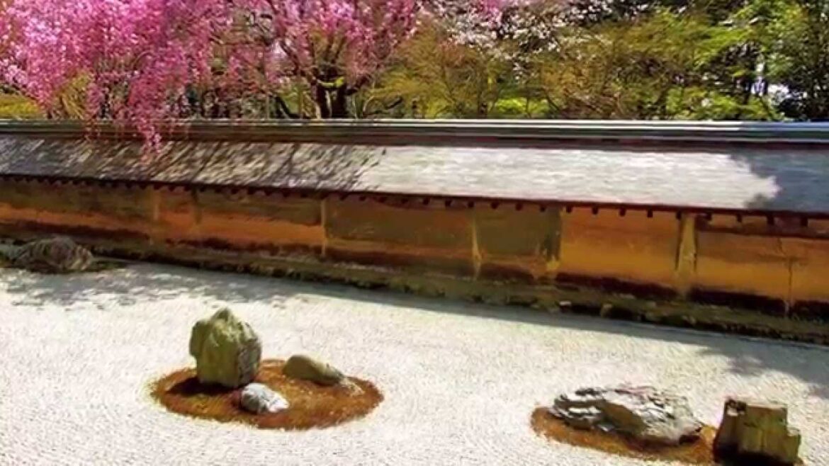 THIS PLACE JUST KEEPS ON GIVING!!!   ( A Photo Tour of Japan)