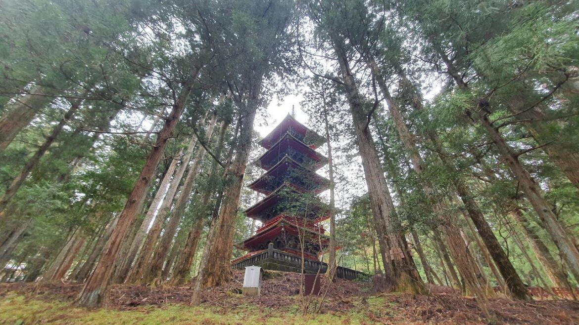 Nikko 2/2: Nikko Tosho-gu, Imperial Villa, Futarasan Jinja, Yuba | Japan 6/45 |