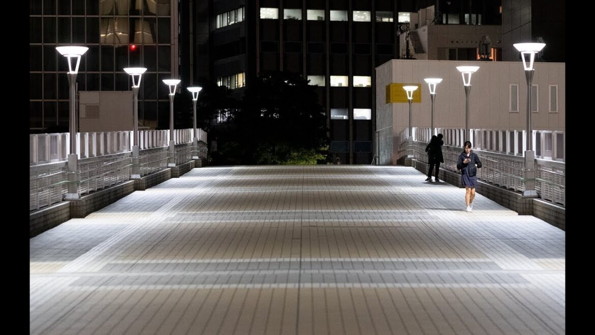 Long Shots - Tokyo Nights with the Fuji X-H1 and 90mm f2