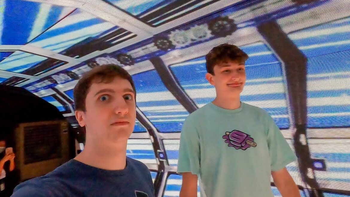 Christmas is Here in The Philippines! | Special Christmas Event in SM Megamall 🇵🇭