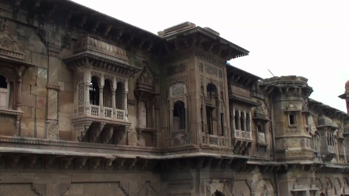 The Mani Mandir palace (Morbi – Gujarat – India) The Mani Mandir palace (Morbi - Gujarat - India)