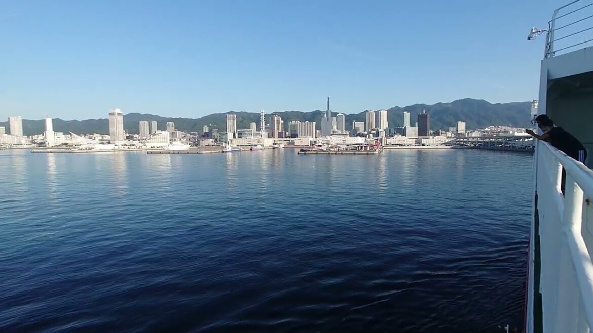 Miyazaki car ferry plying between Kobe and Miyazaki “KOBE EXPRESS” Miyazaki car ferry plying between Kobe and Miyazaki "KOBE EXPRESS"