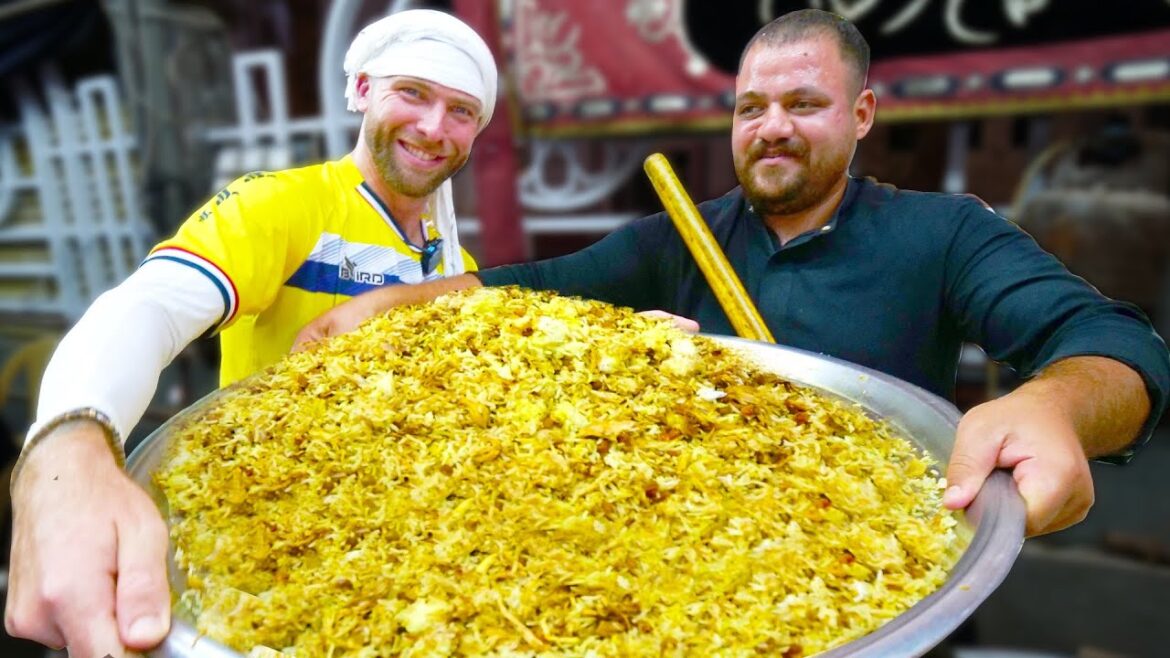 Iraqi STREET FOOD in the GRAND BAZAAR of Najaf, Iraq at NIGHT!