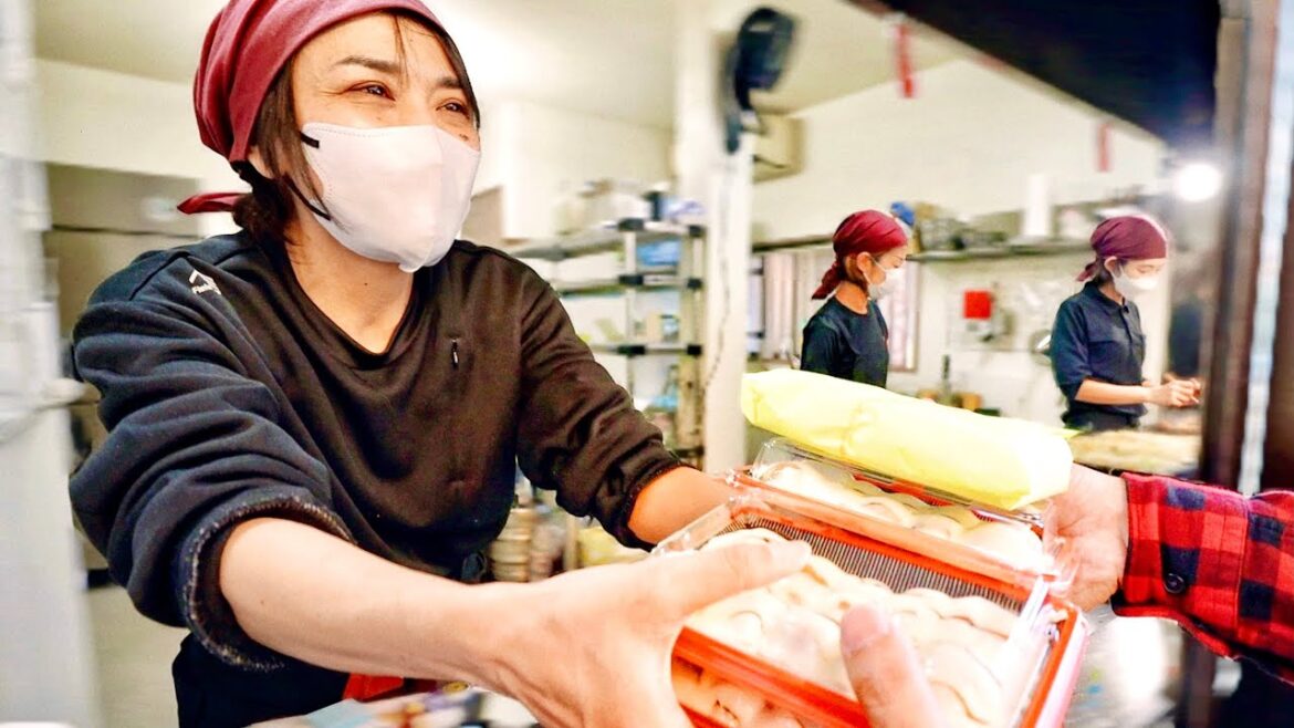 大阪人も驚いた!1日5000個以上売れる名古屋たこ焼き 朝から行列は当たり前!名古屋泳がせマヨネーズNagoya takoyaki sells more than 5,000 pieces a day 大阪人も驚いた!1日5000個以上売れる名古屋たこ焼き 朝から行列は当たり前!名古屋泳がせマヨネーズNagoya takoyaki sells more than 5,000 pieces a day