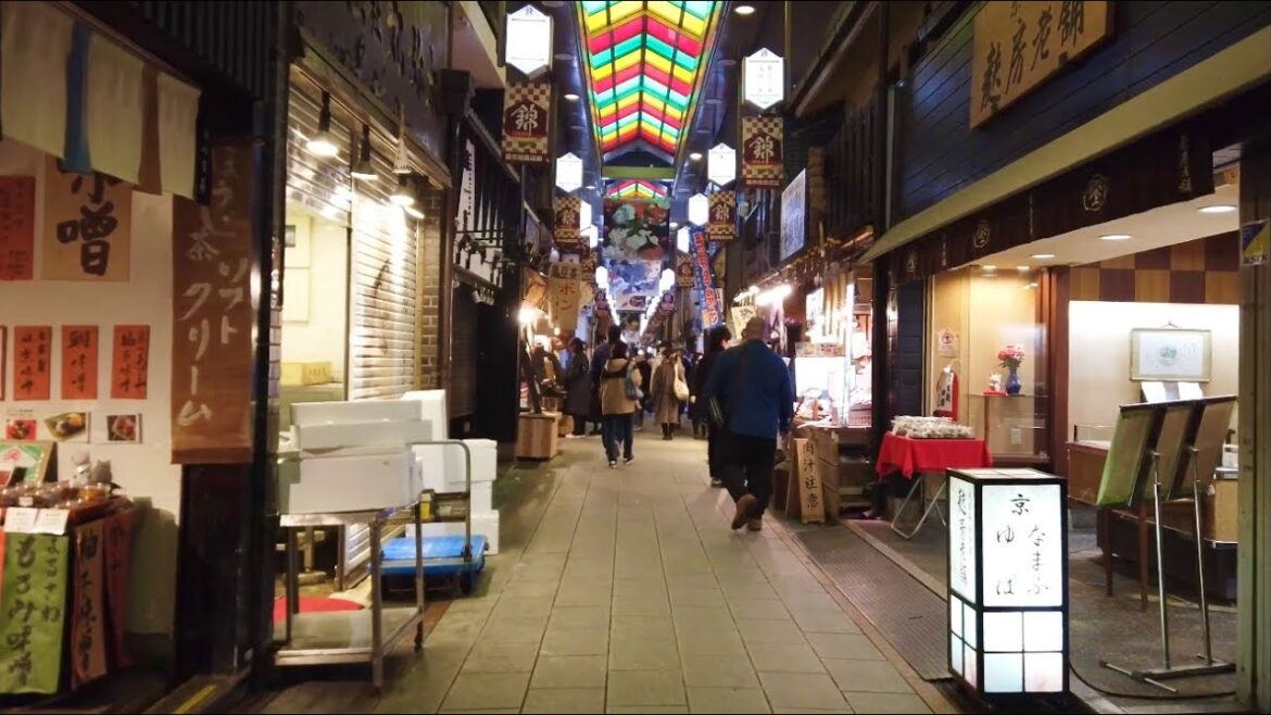 22年12月4日 のんびりと日曜日の京都を歩く 四条大橋,先斗町,木屋町,新京極,寺町商店街,錦市場 Walk around Kyoto city,Japan vlog 22年12月4日 のんびりと日曜日の京都を歩く 四条大橋,先斗町,木屋町,新京極,寺町商店街,錦市場 Walk around Kyoto city,Japan vlog