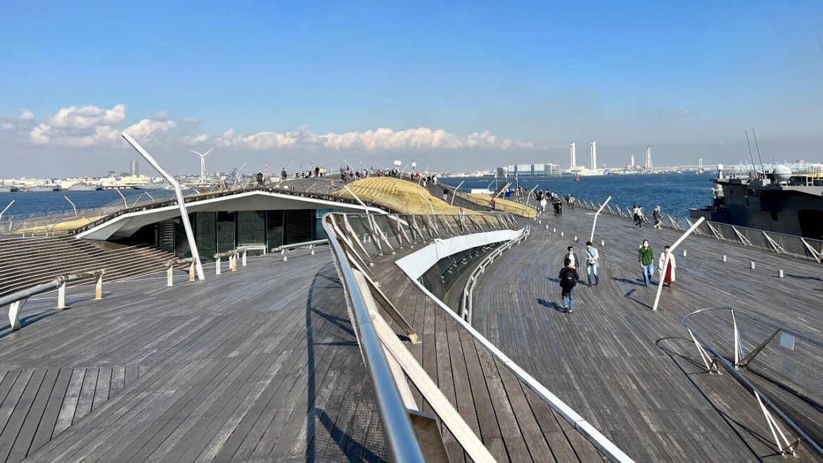 Yokohama International Passenger Terminal | Exterior 4K Virtual Walking Tour | 大さん橋国際客船ターミナル