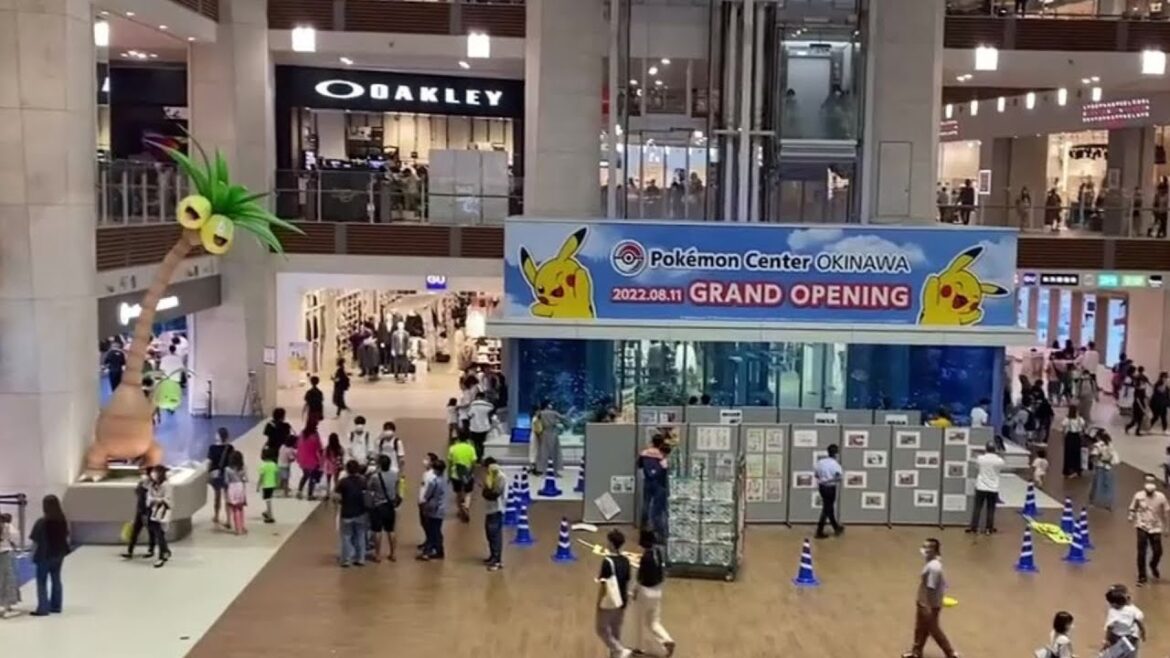 Visiting the Pokémon Center - Special Request