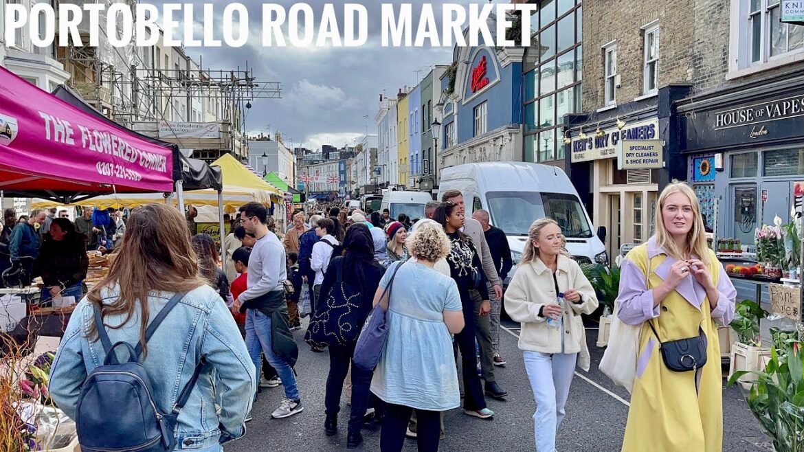 Portobello Road Market to Notting Hill Gate - London Christmas Walk [4K HDR]