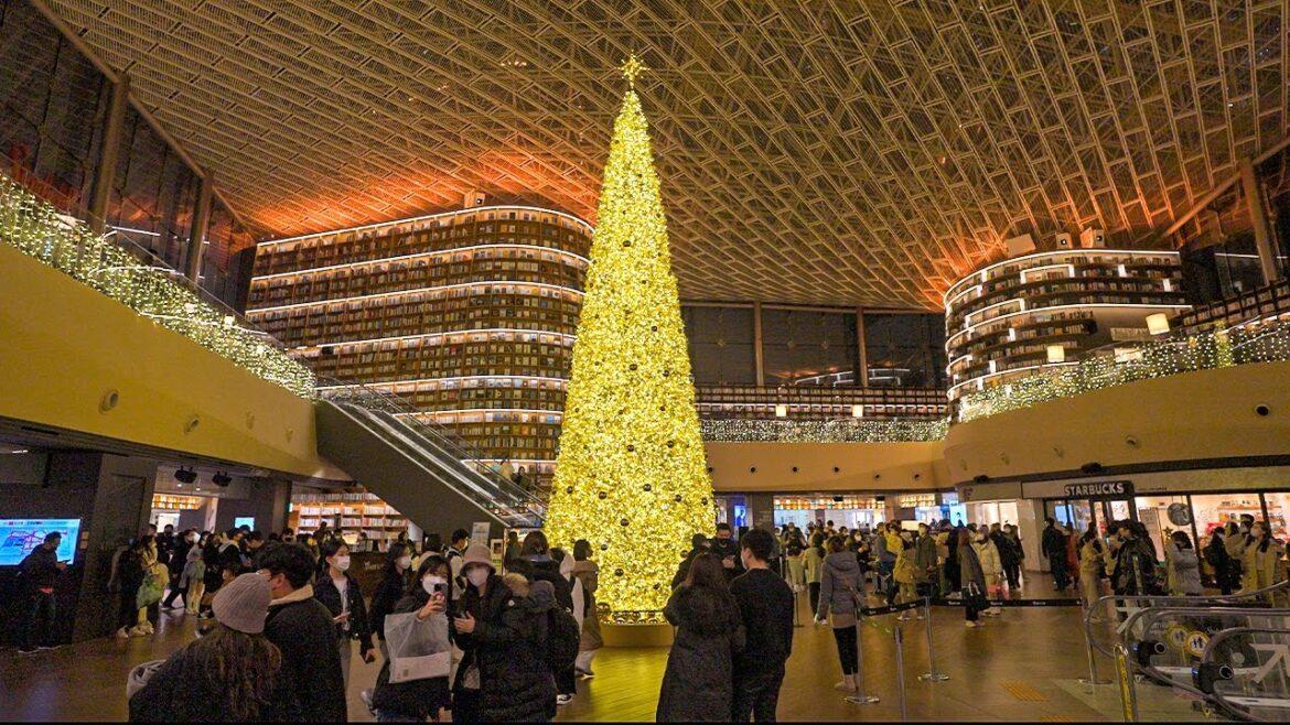 Christmas Seoul Starfield Library and Teheran-ro at Night | Walking Tour Korea 4K HDR