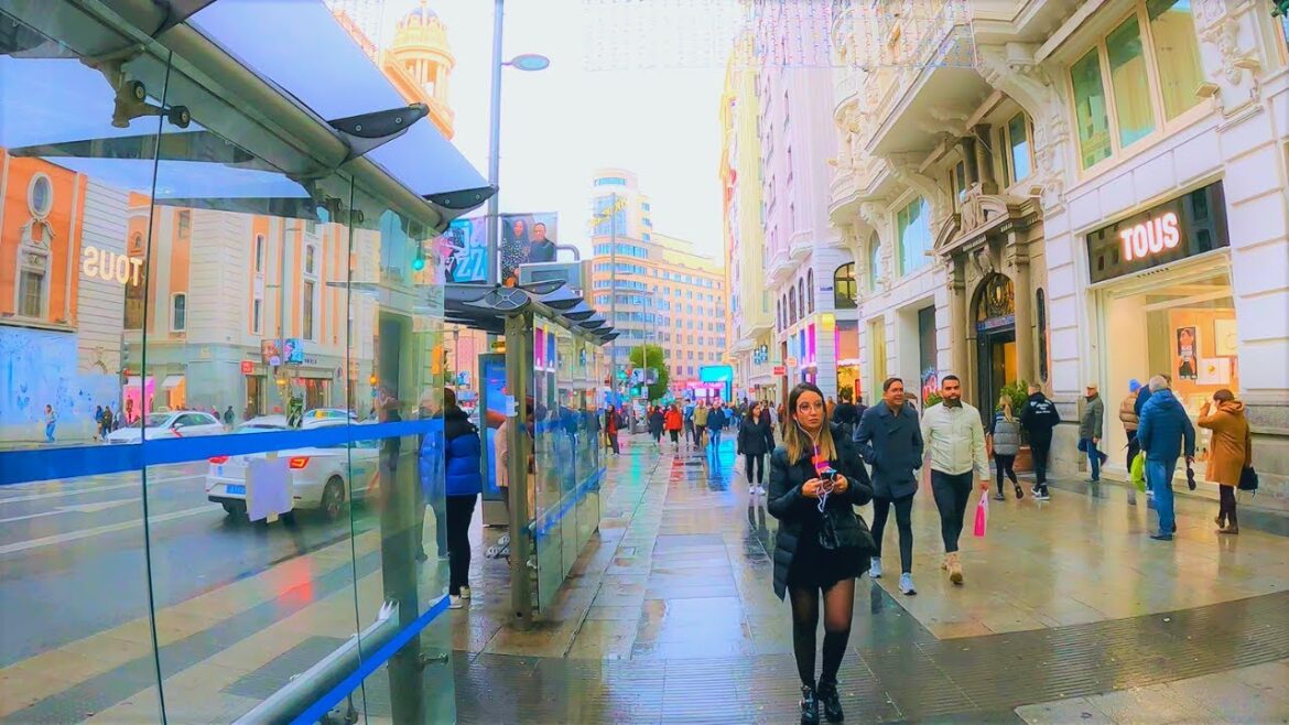 4K Rainy Afternoon Walking Tour | Gran Vía - Sol | Visit Madrid in Autumn 2022