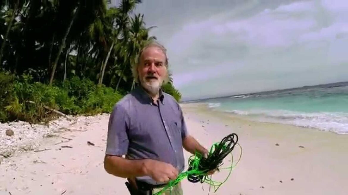 Ian Argus Stuart kicking us out from his Indonesian desert island on the first day Ian Argus Stuart kicking us out from his Indonesian desert island on the first day