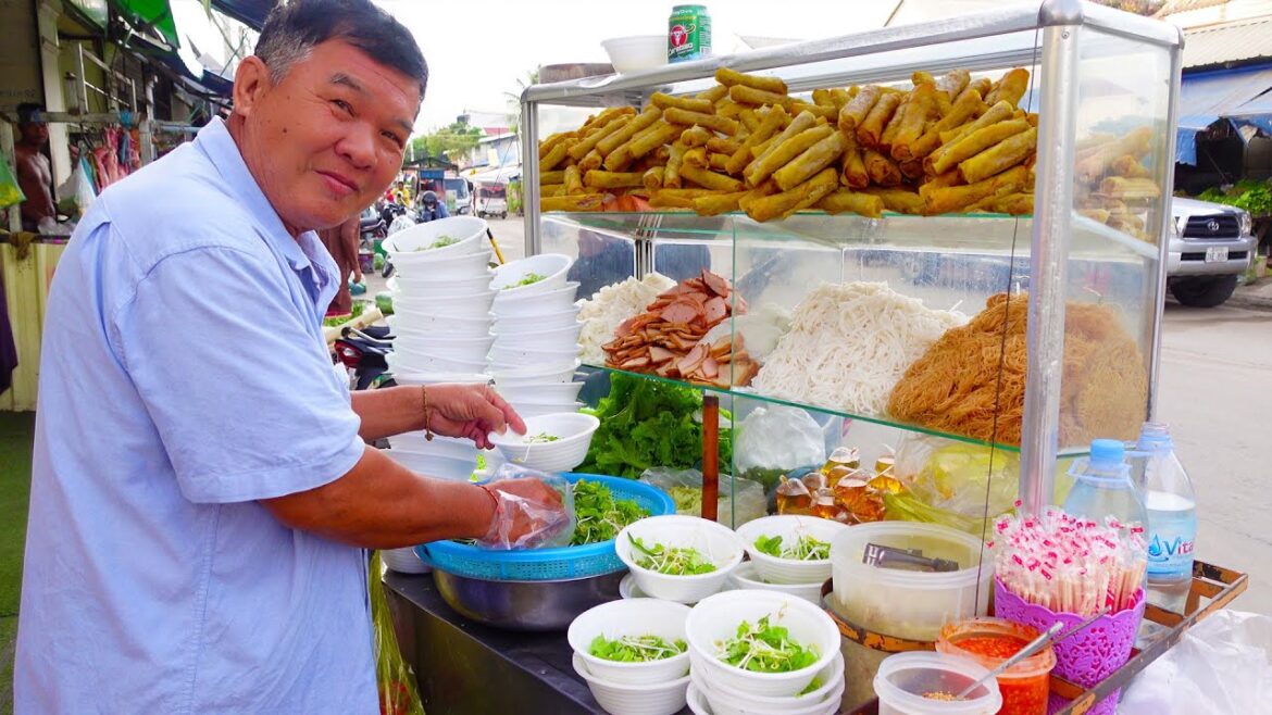 Only $1 ! 70 Year-Old Friendly Grandpa Serving Noodles with Pâté & Fried Spring Rolls | Street Food