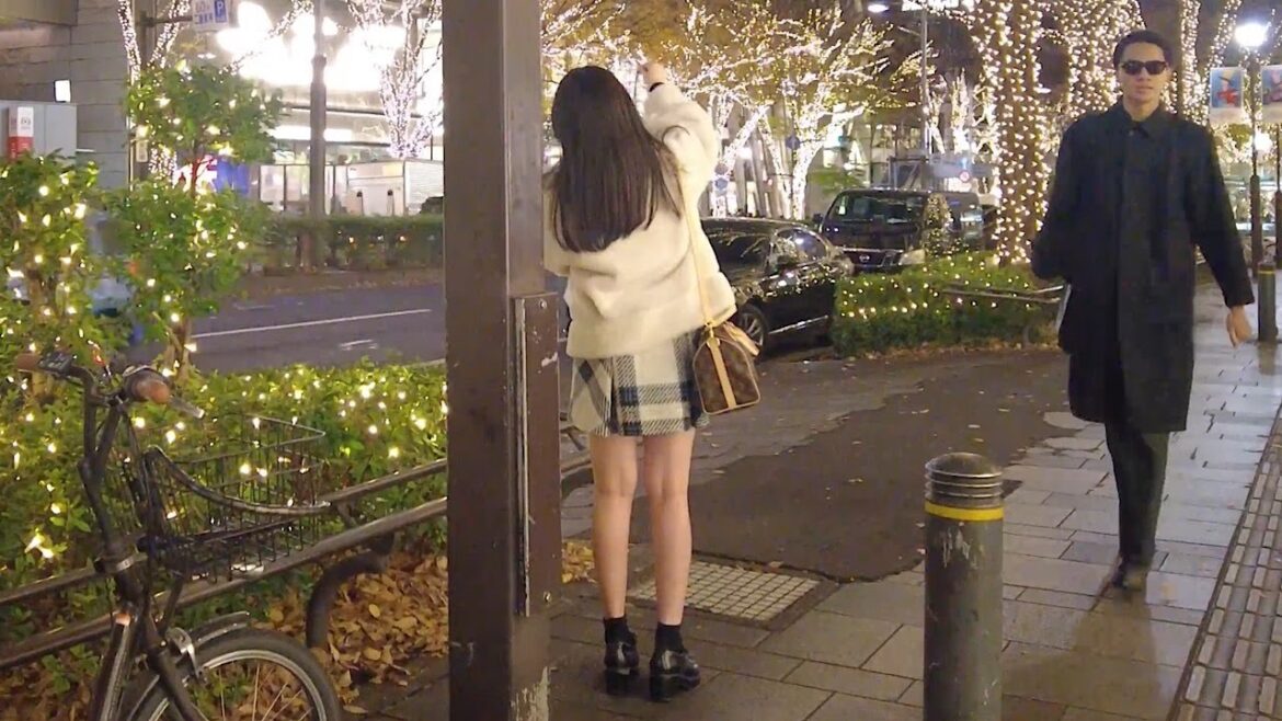 4K 60, Omotesando Tokyo, the town where the most beautiful women in Japan gather | Walk at night 日本