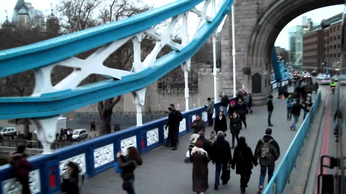 Europe Vacation: London Bridge is ... holding up