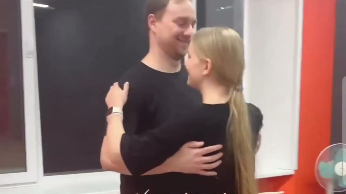 NOMAD NASTYA IN RUSSIA | NEW DANCE MOVES #nomadshubham #travel #amsterdam #trending #dance #girl NOMAD NASTYA IN RUSSIA | NEW DANCE MOVES #nomadshubham #travel #amsterdam #trending #dance #girl