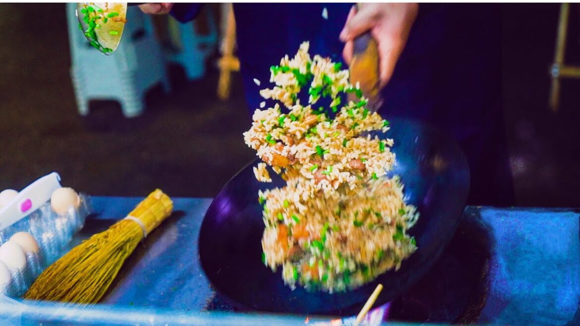 Chinese Street Food -The best egg fried rice, fried noodles, handmade burgers at roadside stalls Chinese Street Food -The best egg fried rice, fried noodles, handmade burgers at roadside stalls