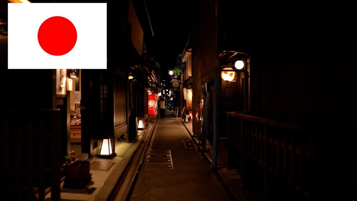 Yasaka Shrine & Pontocho｜Kyoto｜Enjoy Kyoto during autumn leaves season | A symbol of good old Japan