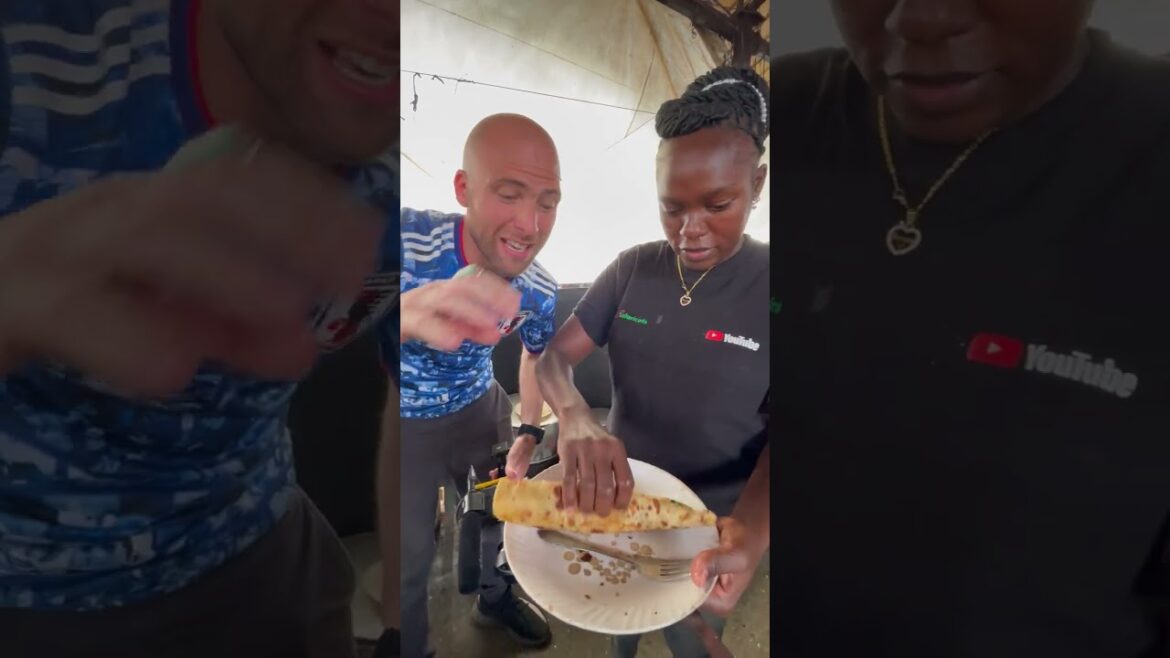 🇰🇪 Kenyan ROLEX Chapati Omelette #shorts