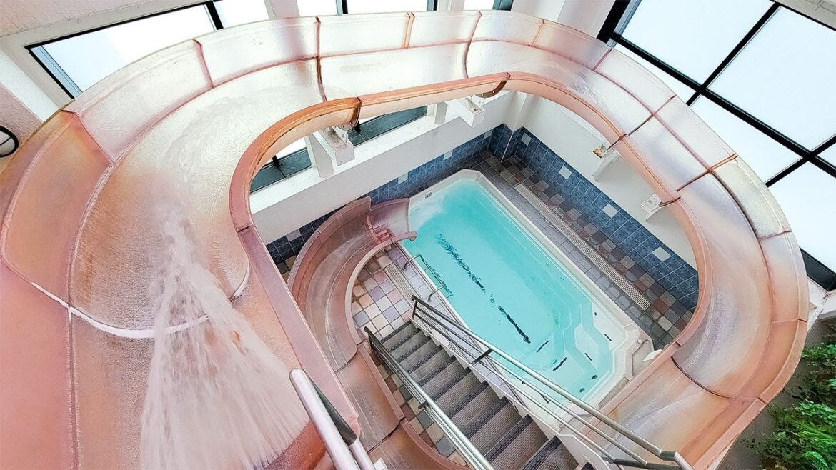 Staying at Japan's Love Hotel with Private Water Slide | Hotel Regent Ōdaka Staying at Japan's Love Hotel with Private Water Slide | Hotel Regent Ōdaka