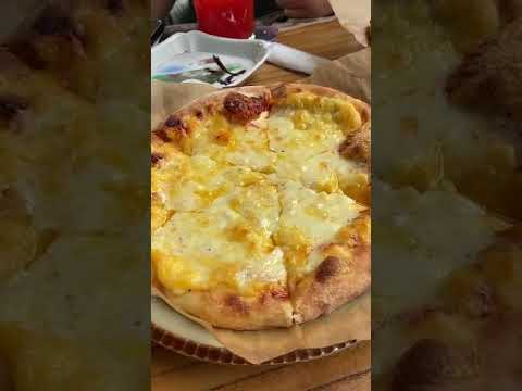 Pizza with the BEST View in Okinawa 😲🍕 Pizza with the BEST View in Okinawa 😲🍕