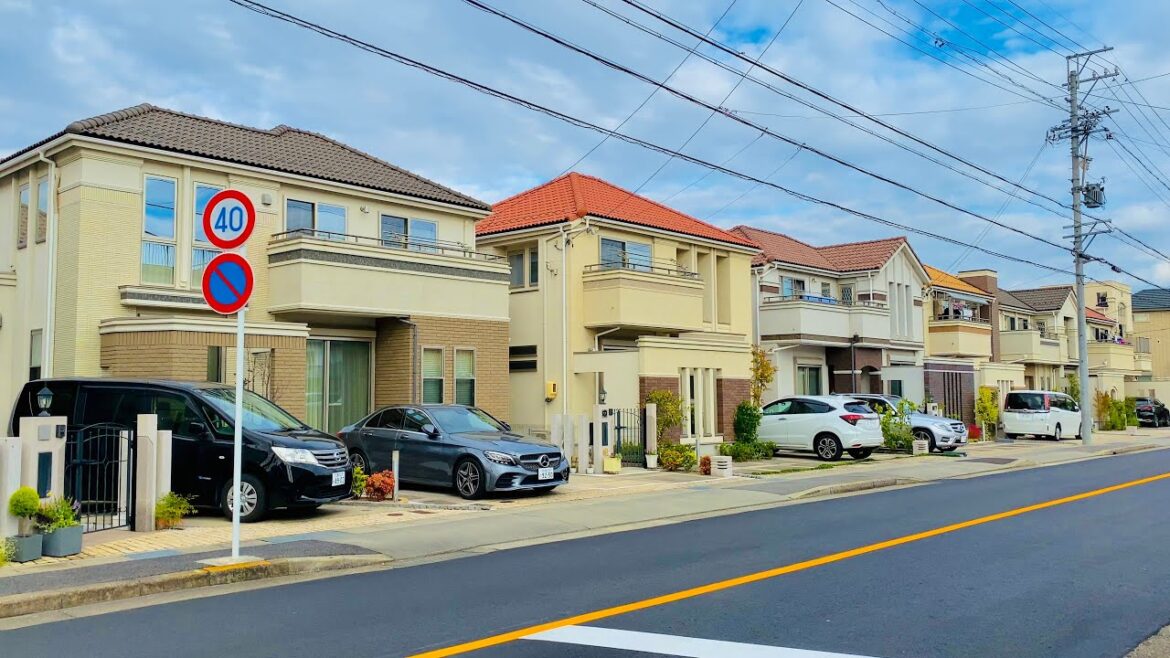 【4K】Walk in Morden Japanese Neighborhood in Nagoya, Aichi Japan 10/2021