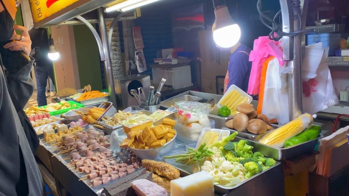 Taiwanese Street Food Linjiang St. Night Market - 台北市臨江街觀光夜市