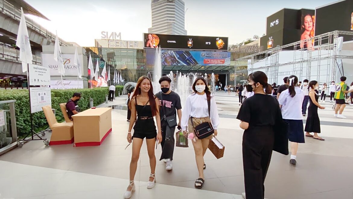 🇹🇭 Walking in Bangkok's Downtown. National Stadium, MBK Center, Siam. Street Food and Life.