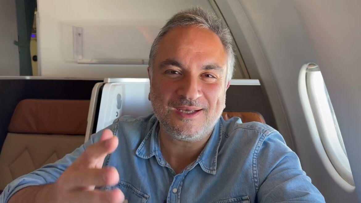 The Qatar Airways Experience in Business and First Class: Lounges & Airplanes A380, A320 and B777