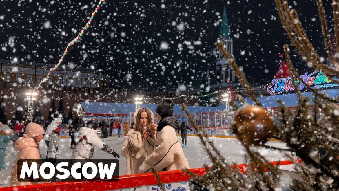 ⁴ᴷ LUXURIOUS CHRISTMAS ❄️ A walk through the evening Moscow in snowfall and multi-colored lights